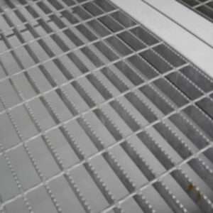 20ft x 8ft open mesh floor bunded store