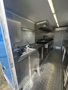 14 FOOT FULLY EQUIPPED FOOD TRAILER READY TO MAKE - Image 5